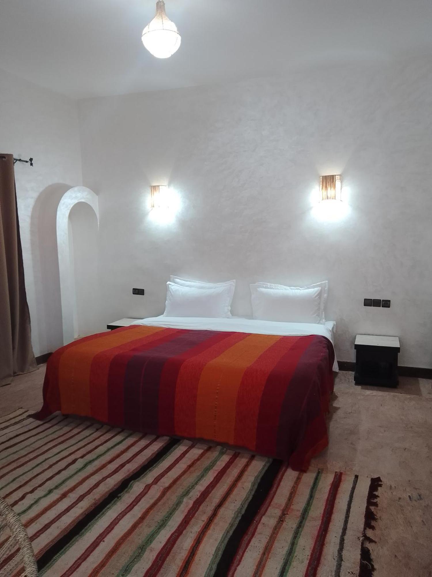Kasbah Dar Bahnini Hostel สกูรา ภายนอก รูปภาพ