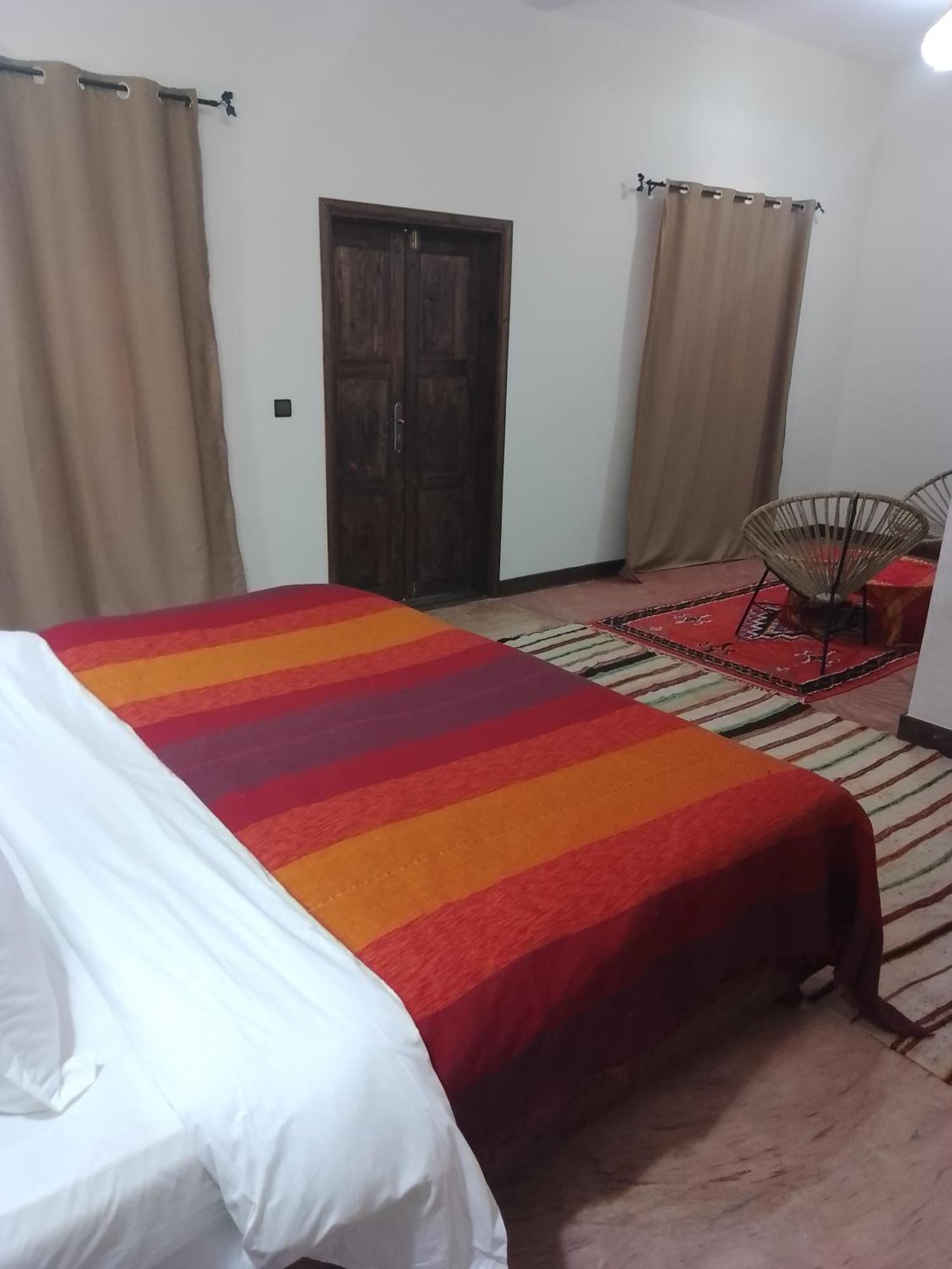 Kasbah Dar Bahnini Hostel สกูรา ภายนอก รูปภาพ