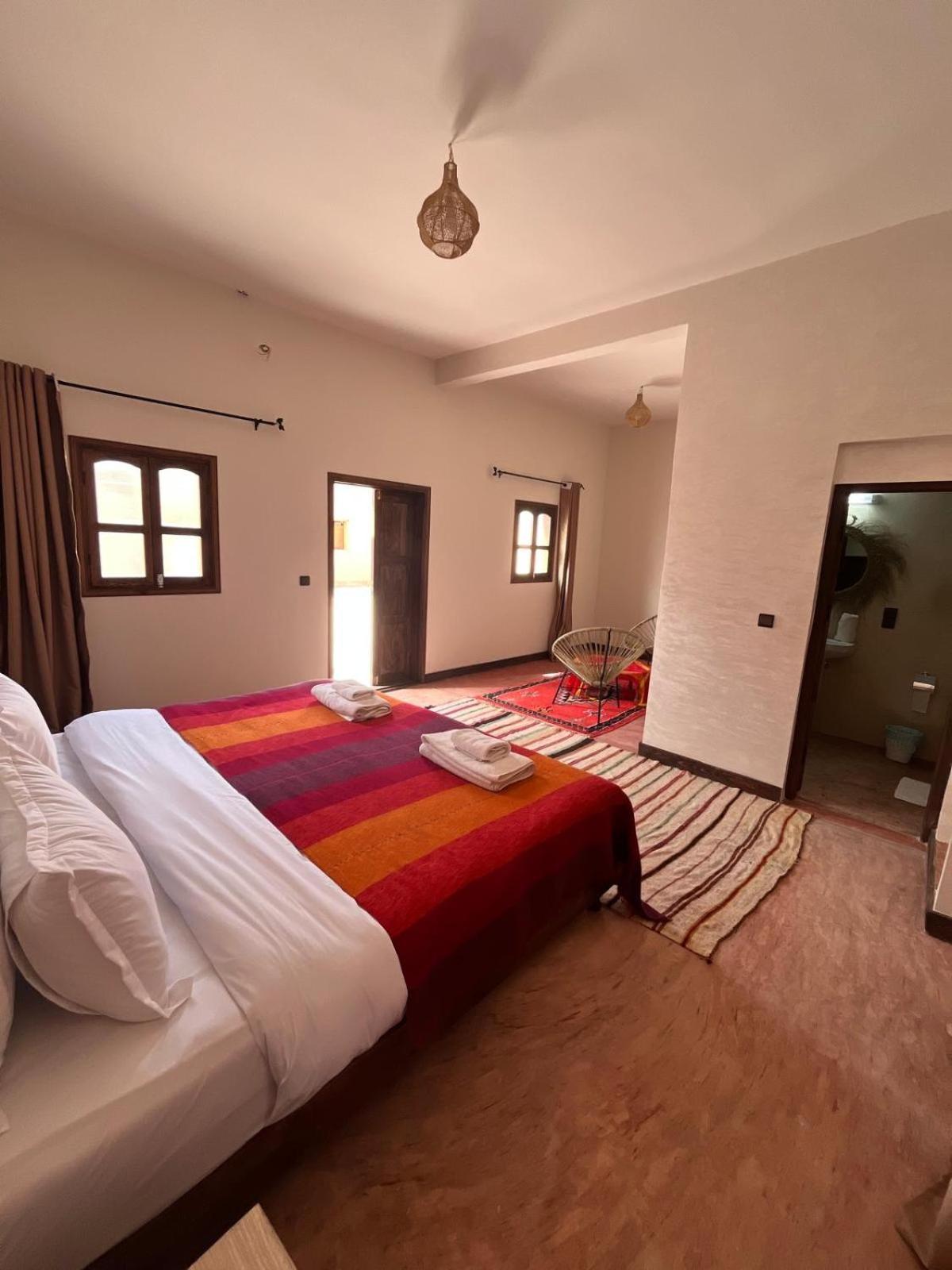 Kasbah Dar Bahnini Hostel สกูรา ภายนอก รูปภาพ